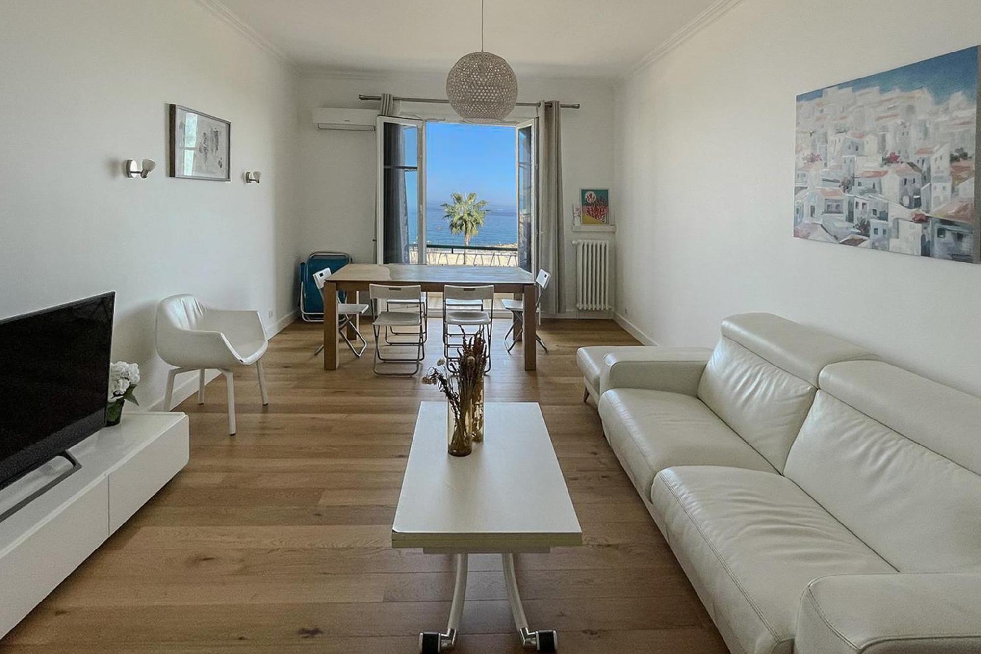 Apartment Seafront For 6 Promenade Des *
